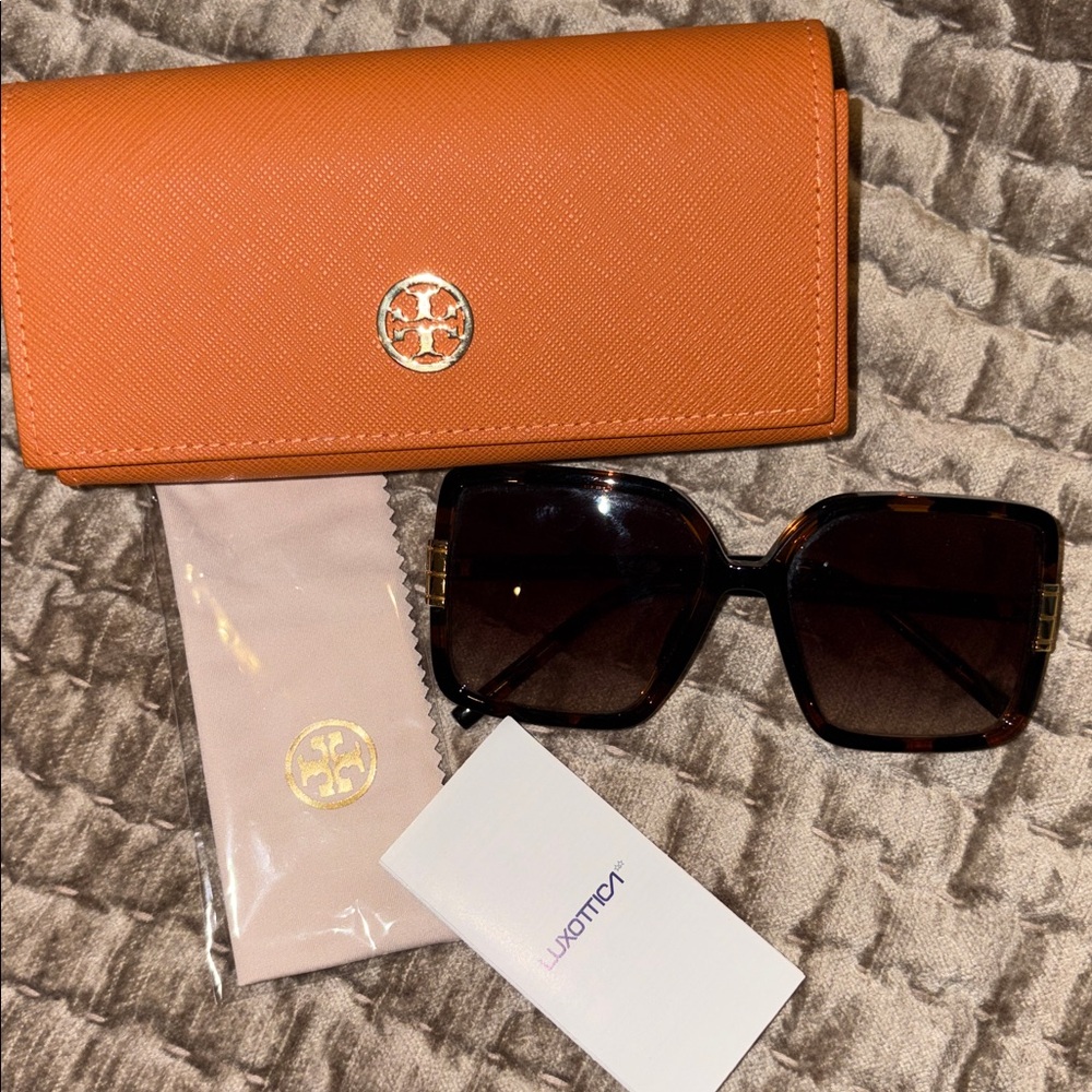Tory Burch Eleanor Tortoiseshell Square Sunglasses with Case